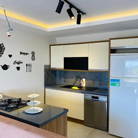 Sogucakta 2+1 Terasli Denize Yakin Luks Appartement Kuşadası