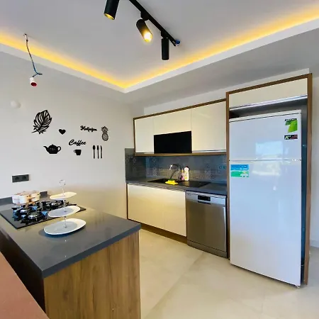 Sogucakta 2+1 Terasli Denize Yakin Luks Appartement *
