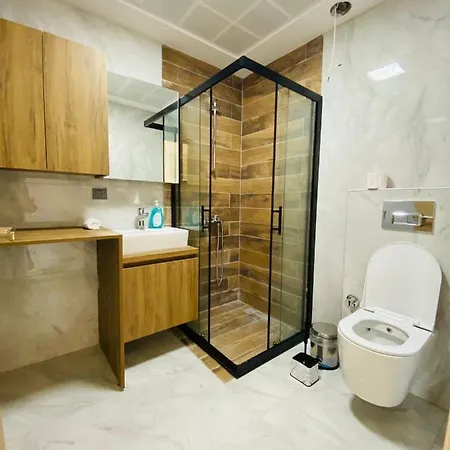 Sogucakta 2+1 Terasli Denize Yakin Luks Appartement Kuşadası