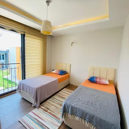 Sogucakta 2+1 Terasli Denize Yakin Luks Appartement Kuşadası