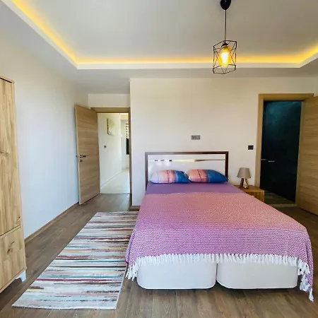 Appartement Sogucakta 2+1 Terasli Denize Yakin Luks Kuşadası