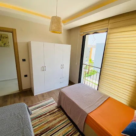 Sogucakta 2+1 Terasli Denize Yakin Luks Appartement
