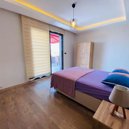 Sogucakta 2+1 Terasli Denize Yakin Luks Apartamento Kusadası