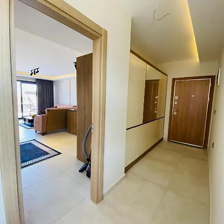 Apartamento Sogucakta 2+1 Terasli Denize Yakin Luks Kusadası